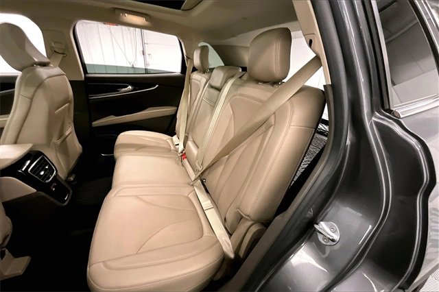 Used 2022 Lincoln Nautilus Reserve w/ Monochromatic Package image 21