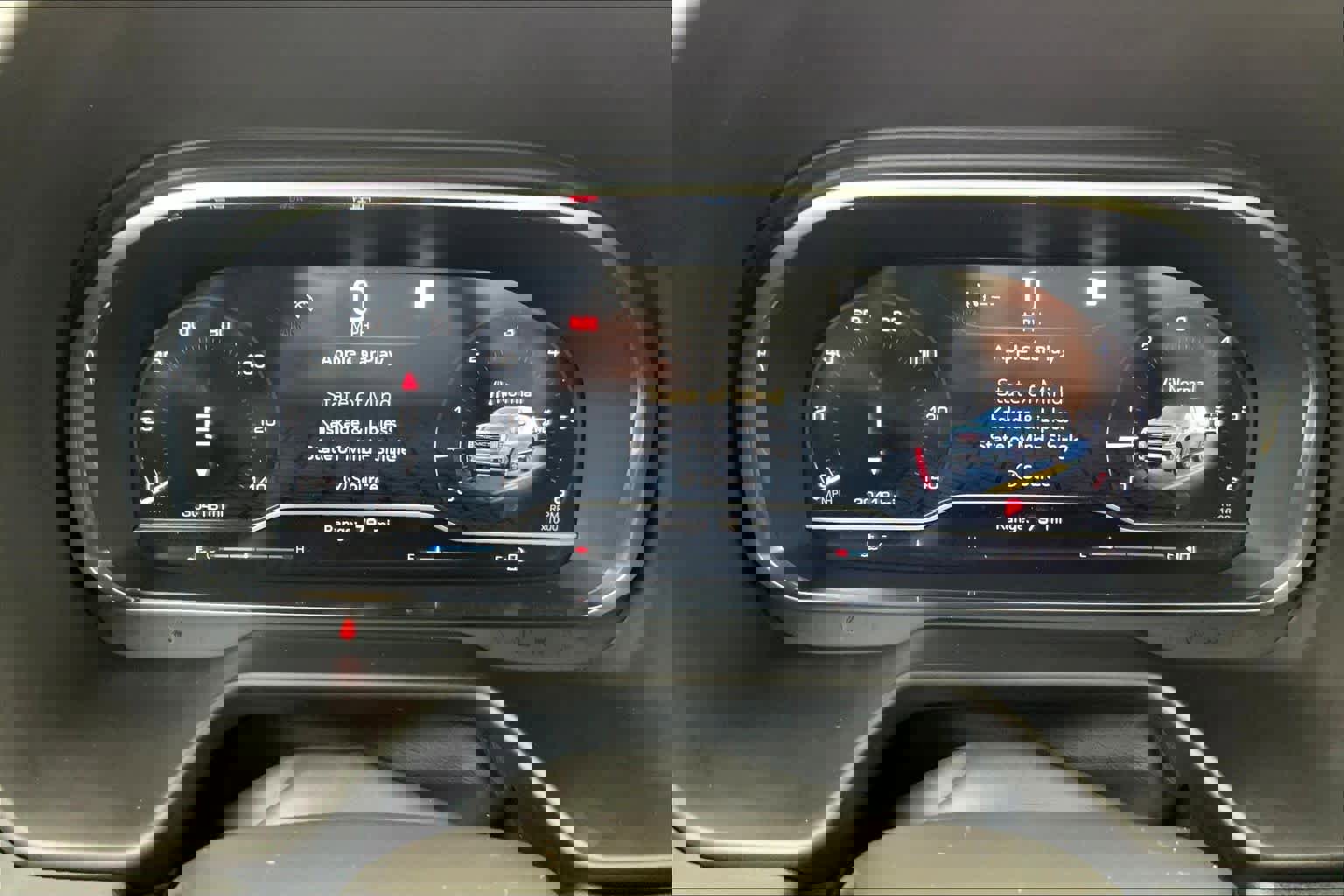 Used 2022 GMC Yukon SLT w/ SLT Luxury Package image 25