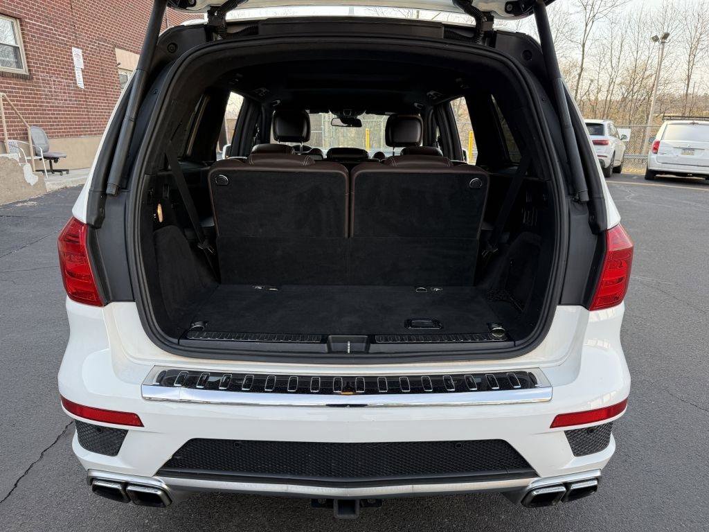 Used 2015 Mercedes-Benz GL 63 AMG 4MATIC image 26
