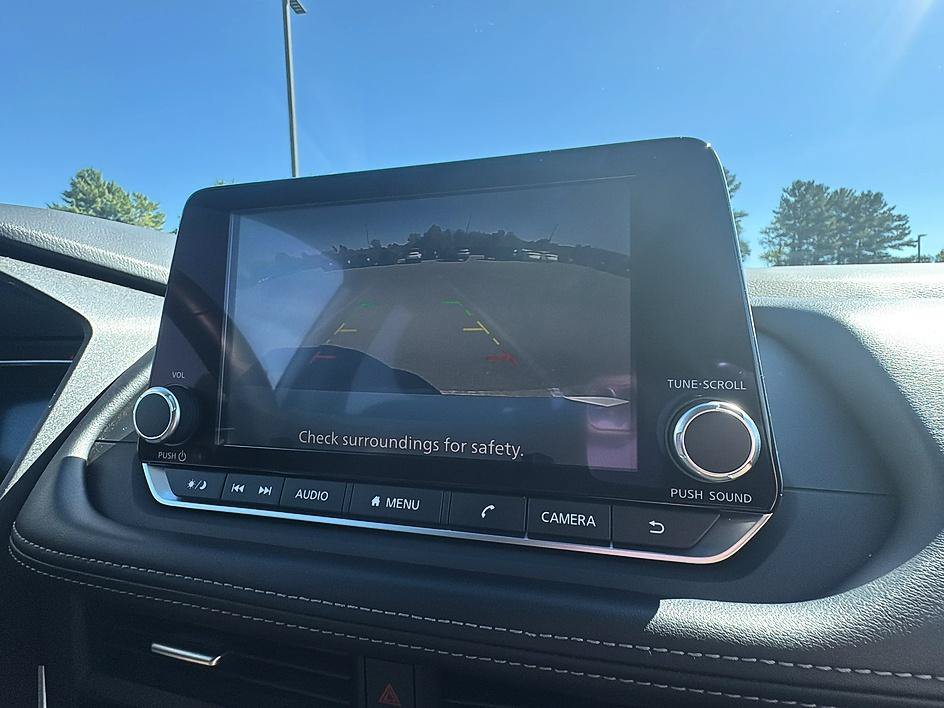 Certified 2025 Nissan Rogue SV AWD/4WD image 16
