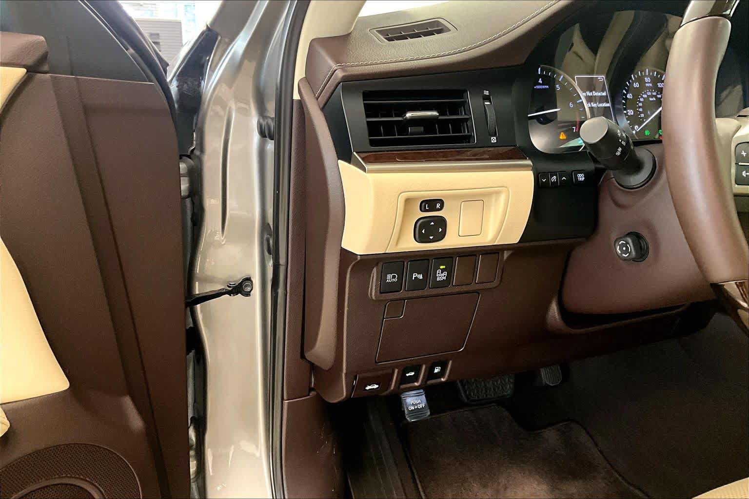 Used 2018 Lexus ES 350 w/ Navigation System Package FWD image 29