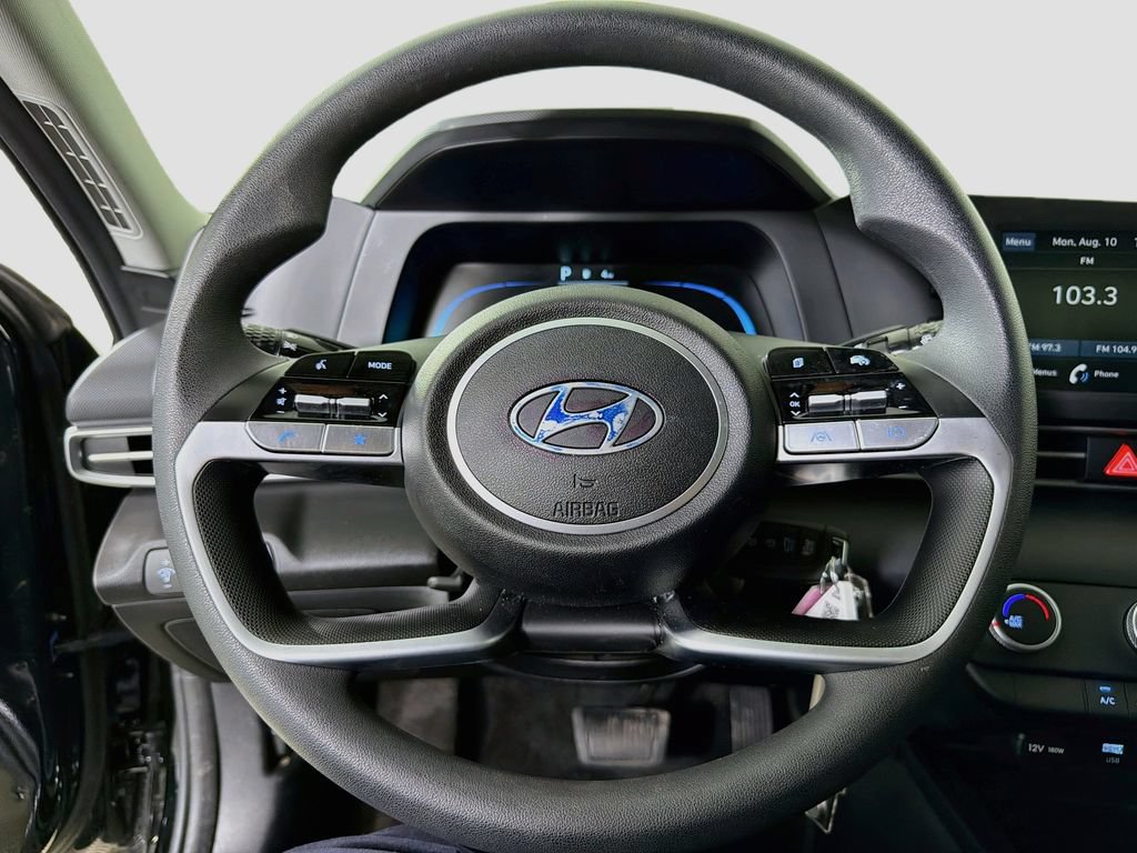Used 2026 Hyundai Elantra SE FWD image 15