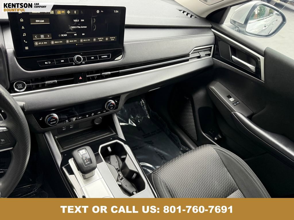 Used 2025 Mitsubishi Outlander ES image 24