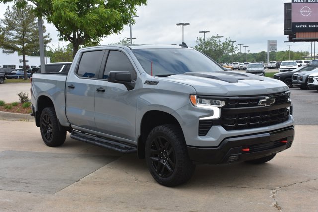 Used 2024 Chevrolet Silverado 1500 LT Trail Boss w/ Convenience Package II image 3