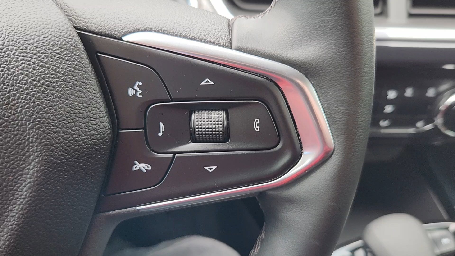 Used 2024 Chevrolet Trax ACTIV w/ Driver Confidence Package image 13