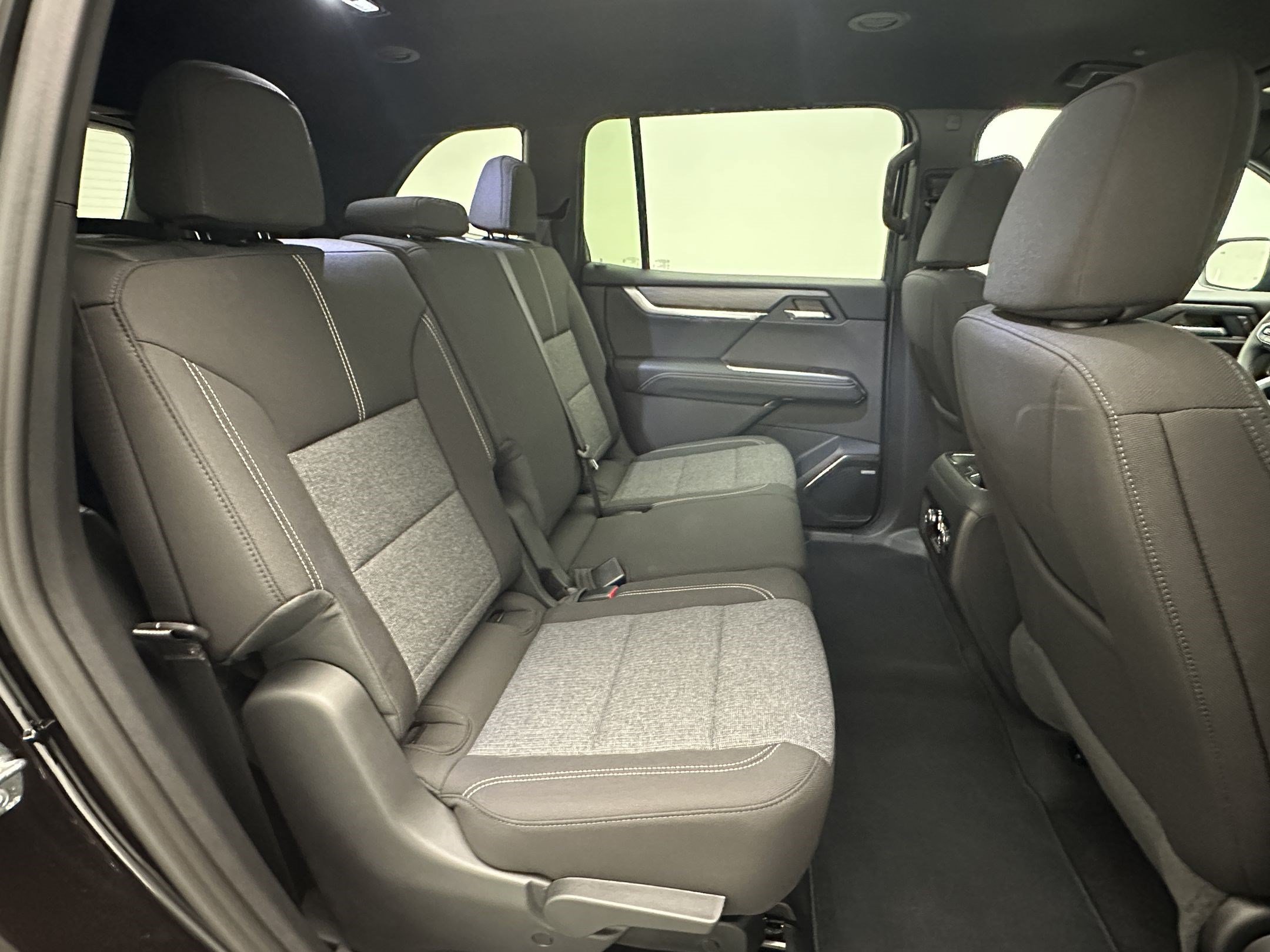 Certified 2026 GMC Acadia Elevation AWD/4WD image 31