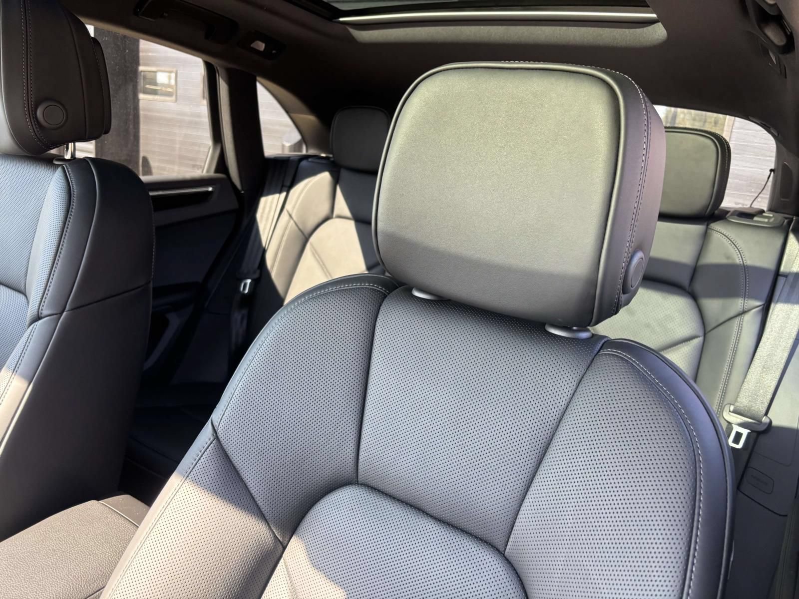 New 2026 Porsche Macan AWD/4WD image 21