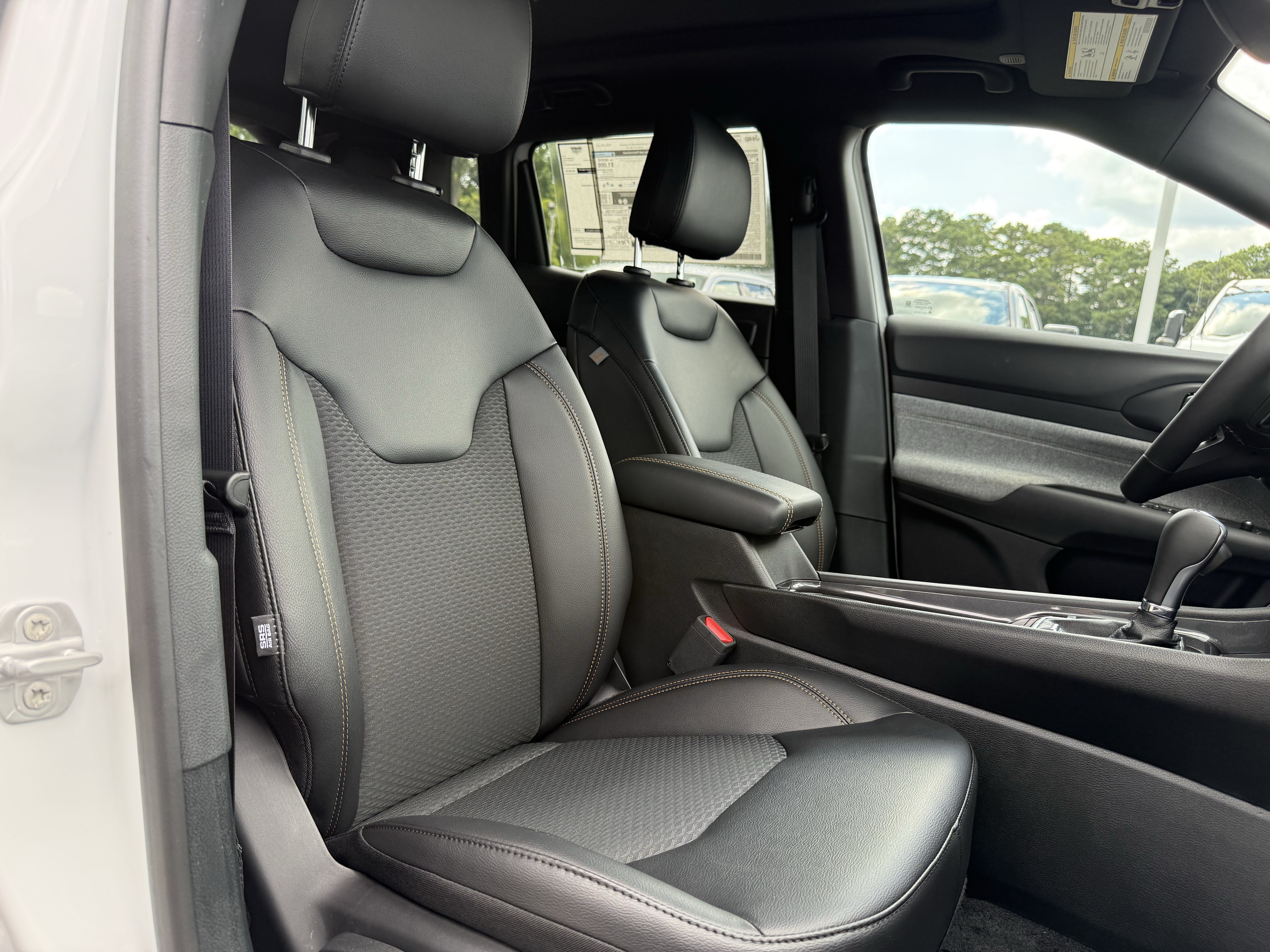 New 2026 Jeep Compass Latitude AWD/4WD image 33