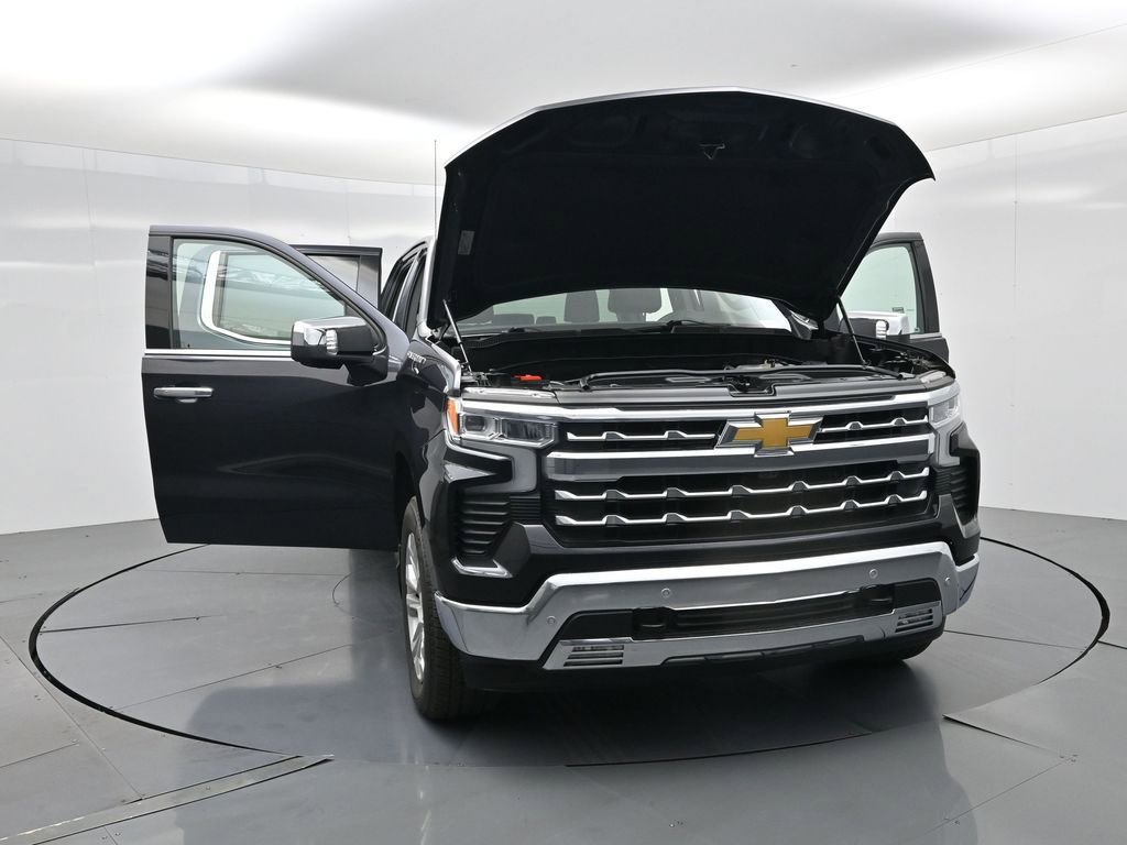 Used 2024 Chevrolet Silverado 1500 LTZ image 34
