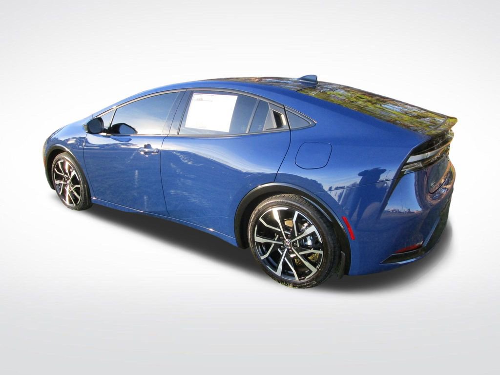 Used 2026 Toyota Prius Plug-In Hybrid image 2