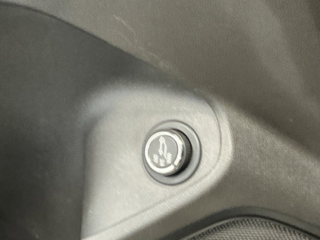 Used 2025 Chevrolet TrailBlazer RS w/ Convenience Package image 16