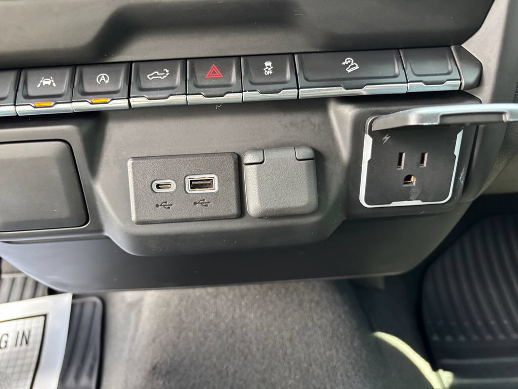Used 2022 Chevrolet Silverado 1500 Custom Trail Boss w/ LPO, Dark Essentials Package AWD/4WD image 27