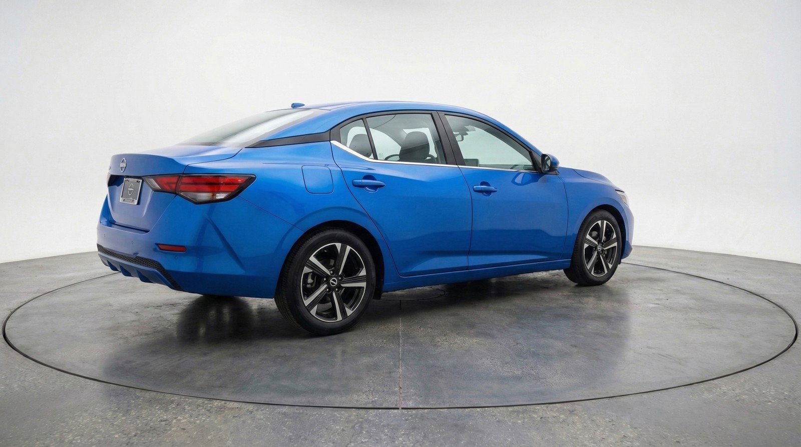 Used 2025 Nissan Sentra SV image 9