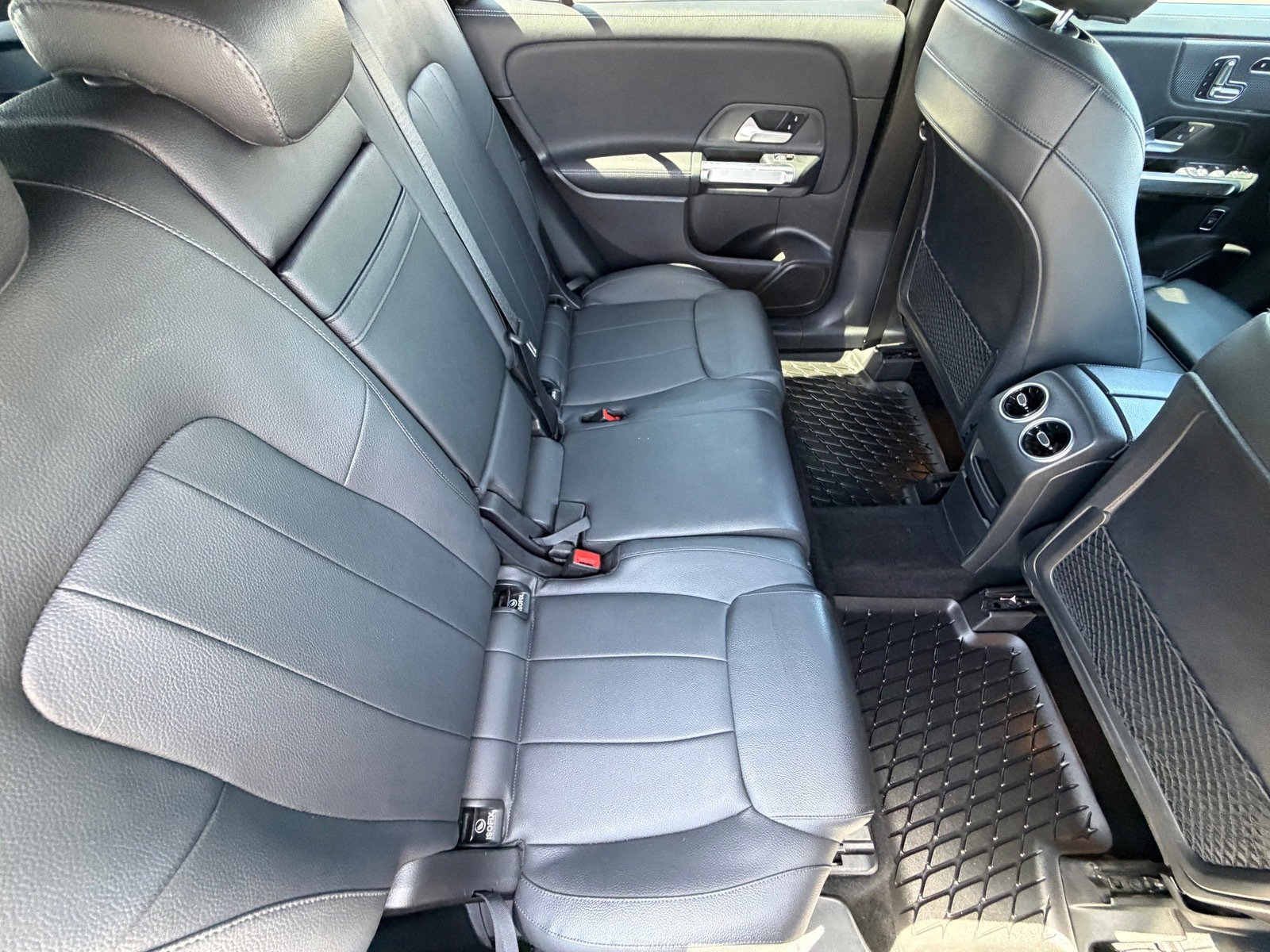 Used 2020 Mercedes-Benz GLB 250 image 12