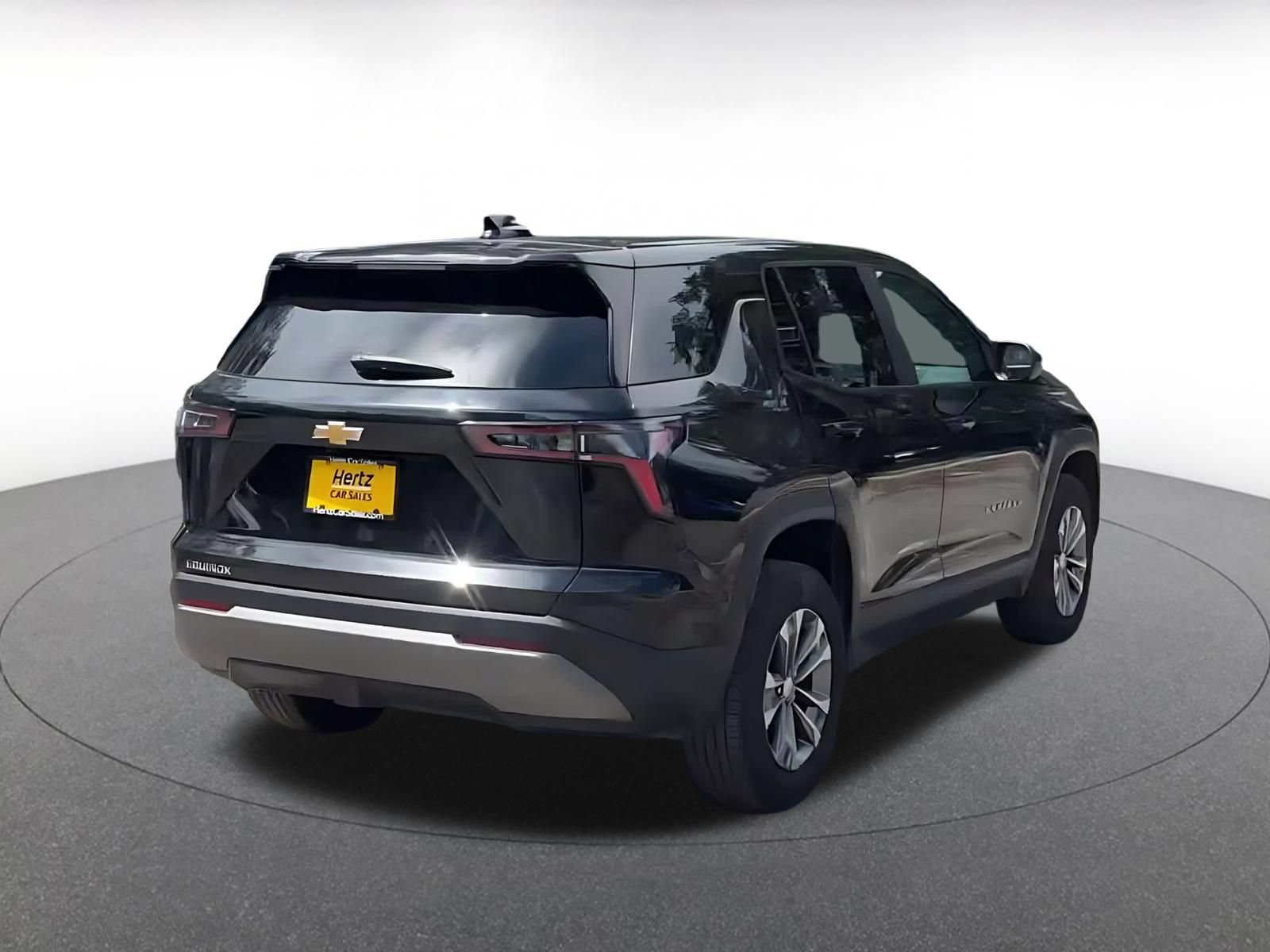 Used 2025 Chevrolet Equinox LT FWD image 13