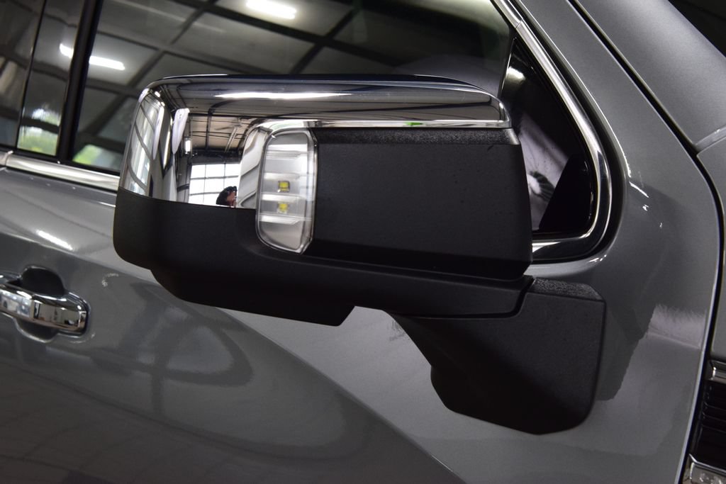 Used 2025 GMC Sierra 1500 Denali w/ Denali Reserve Package AWD/4WD image 18