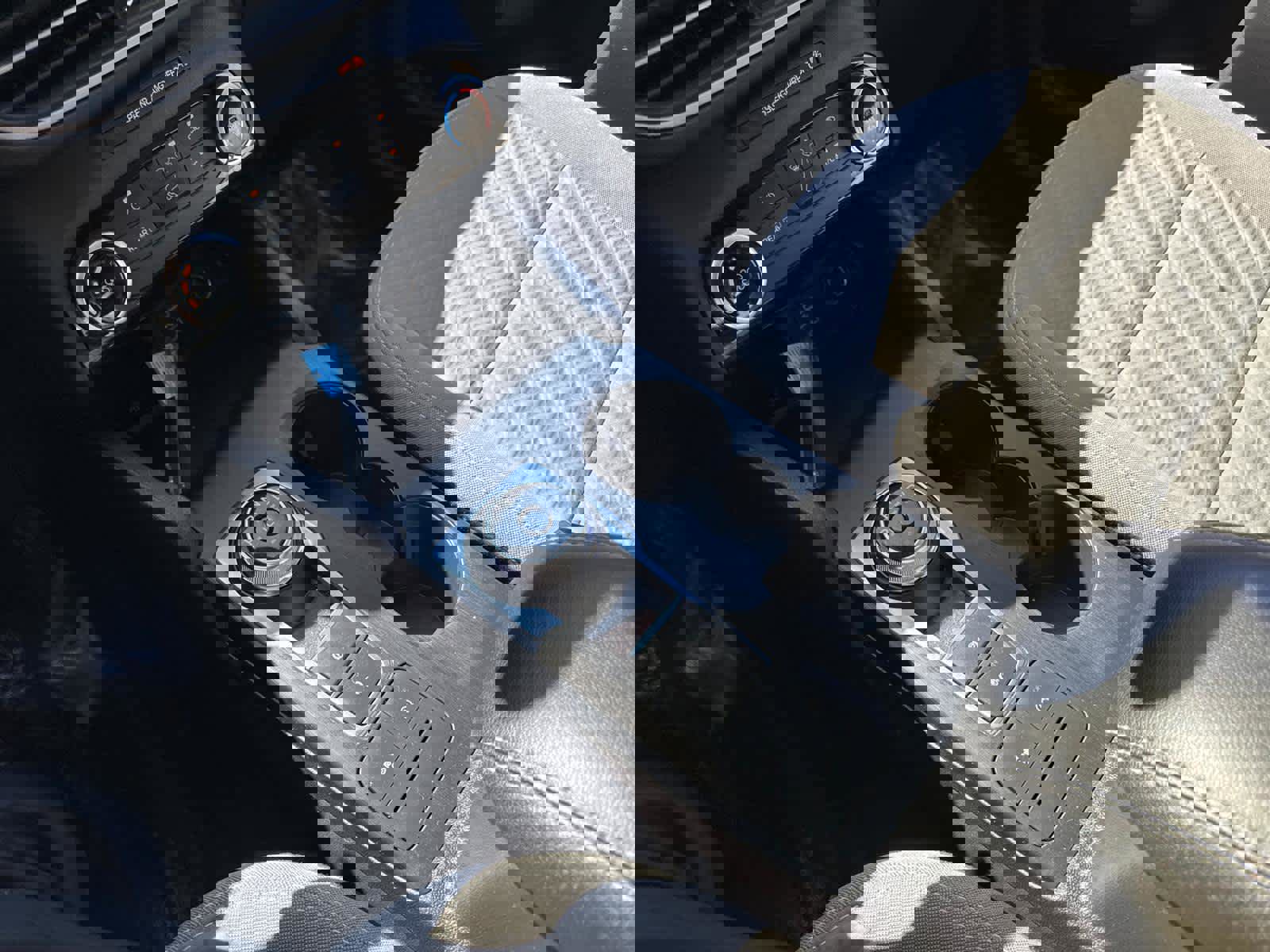 Used 2022 Ford Escape SE image 26