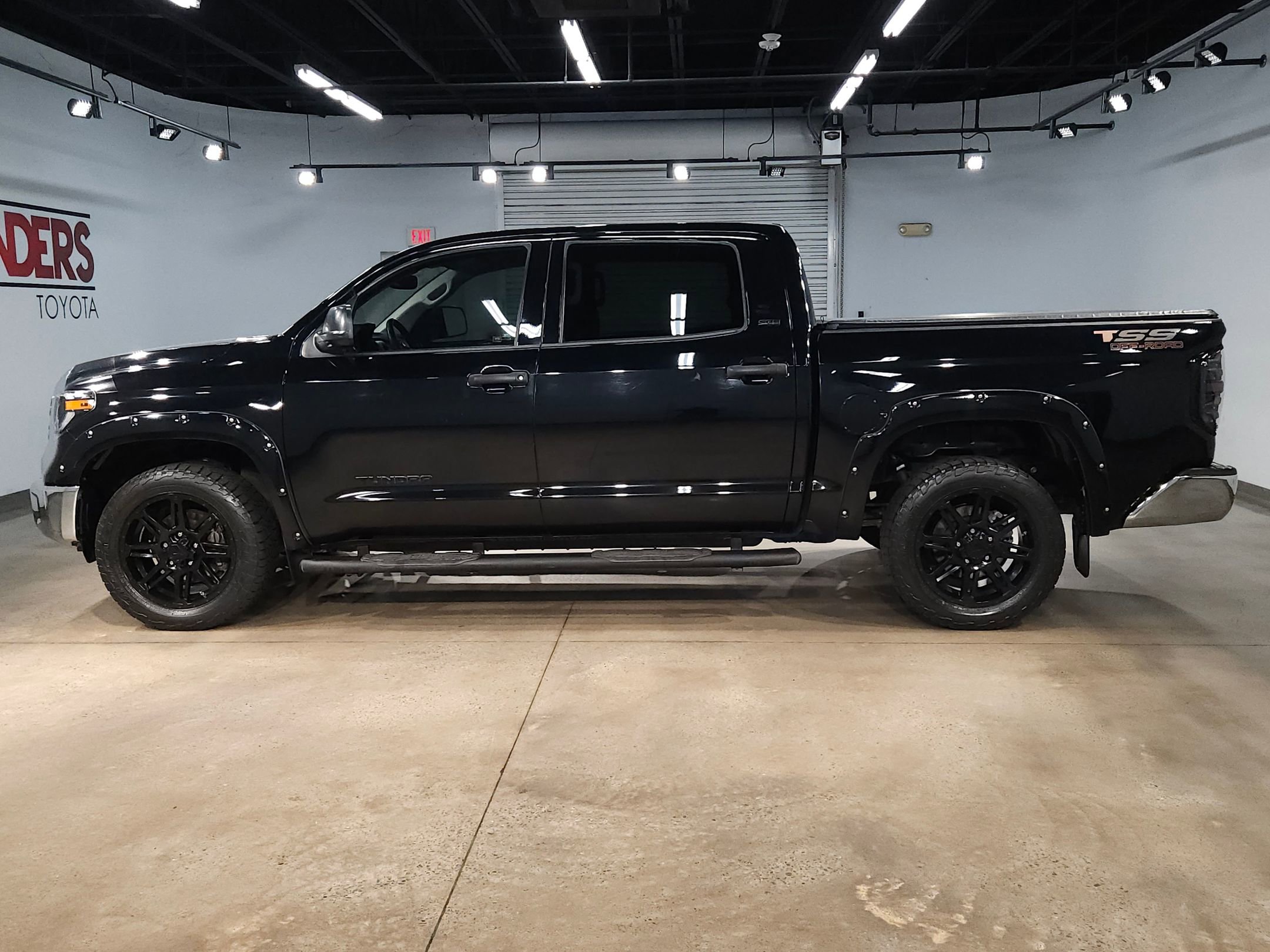 Used 2018 Toyota Tundra SR5 w/ SR5 Upgrade Package RWD image 4