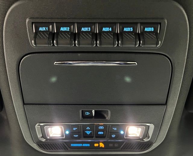 Used 2025 Ford F450 Platinum w/ FX4 Off-Road Package image 39