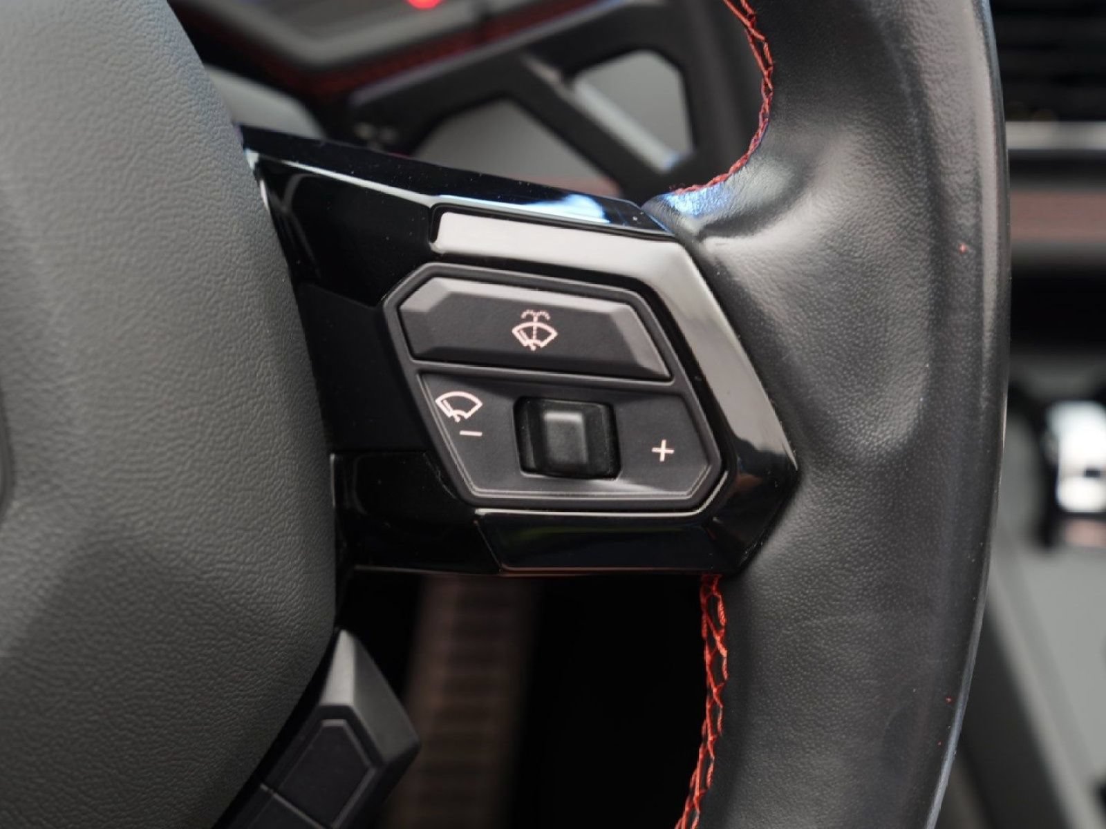 Used 2021 Lamborghini Huracan EVO RWD image 42