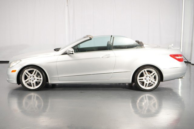 Used 2011 Mercedes-Benz E 350 Cabriolet image 2