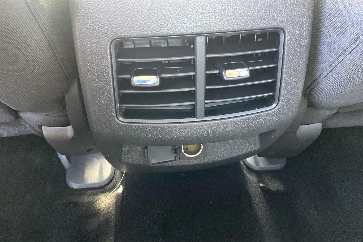 Used 2011 Ford Edge SE FWD image 34