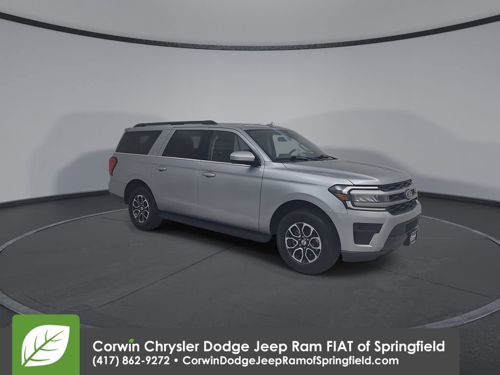 Used 2024 Ford Expedition Max XLT image 3