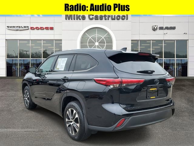 Used 2021 Toyota Highlander XLE image 6