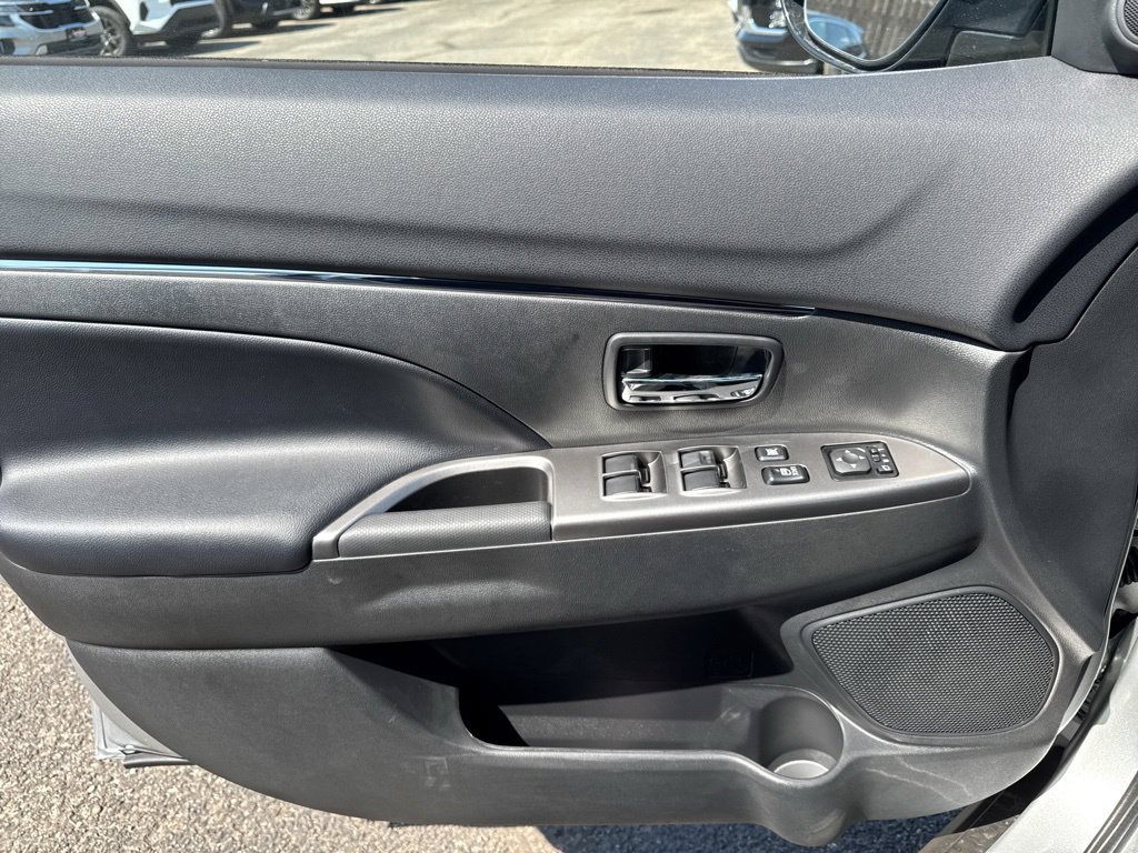 New 2027 Mitsubishi Outlander Sport SE FWD image 32