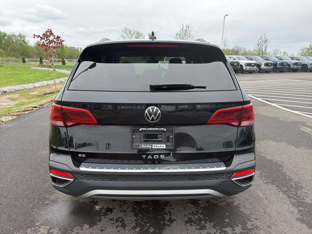 Used 2023 Volkswagen Taos SE w/ Black Wheel Package FWD image 8
