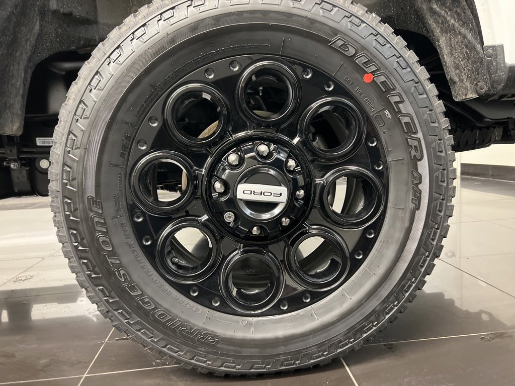 New 2026 Ford F250 Lariat w/ Black Appearance Package image 7