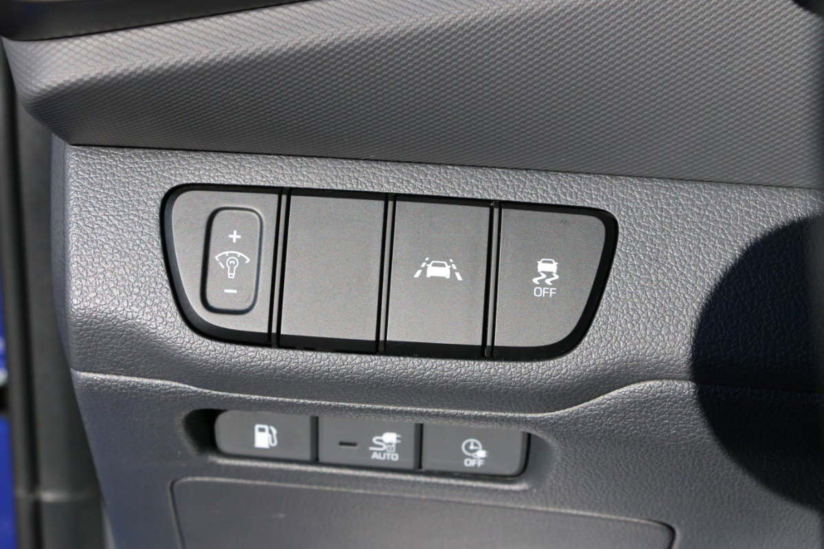 Used 2021 Hyundai Ioniq SE FWD image 19