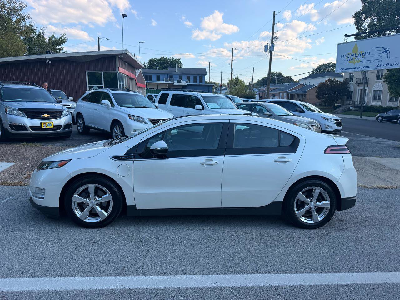 Used 2012 Chevrolet Volt Premium w/ Premium Trim Package FWD image 4