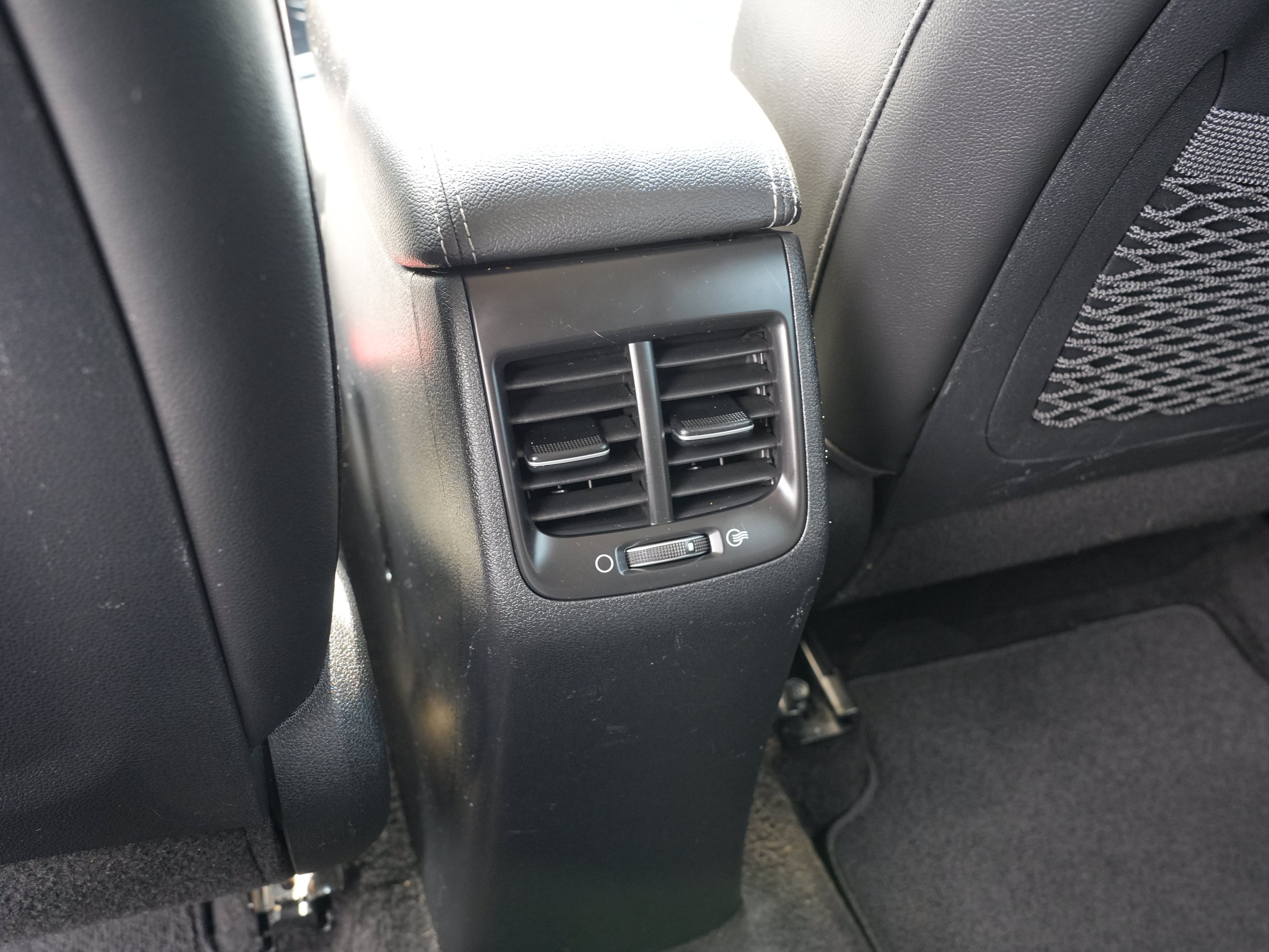 Used 2019 Kia Niro EX FWD image 26