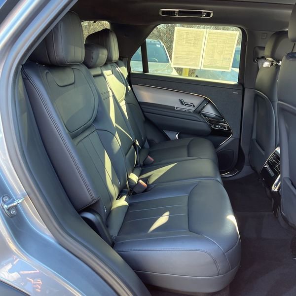 Used 2025 Land Rover Range Rover Sport SE image 7