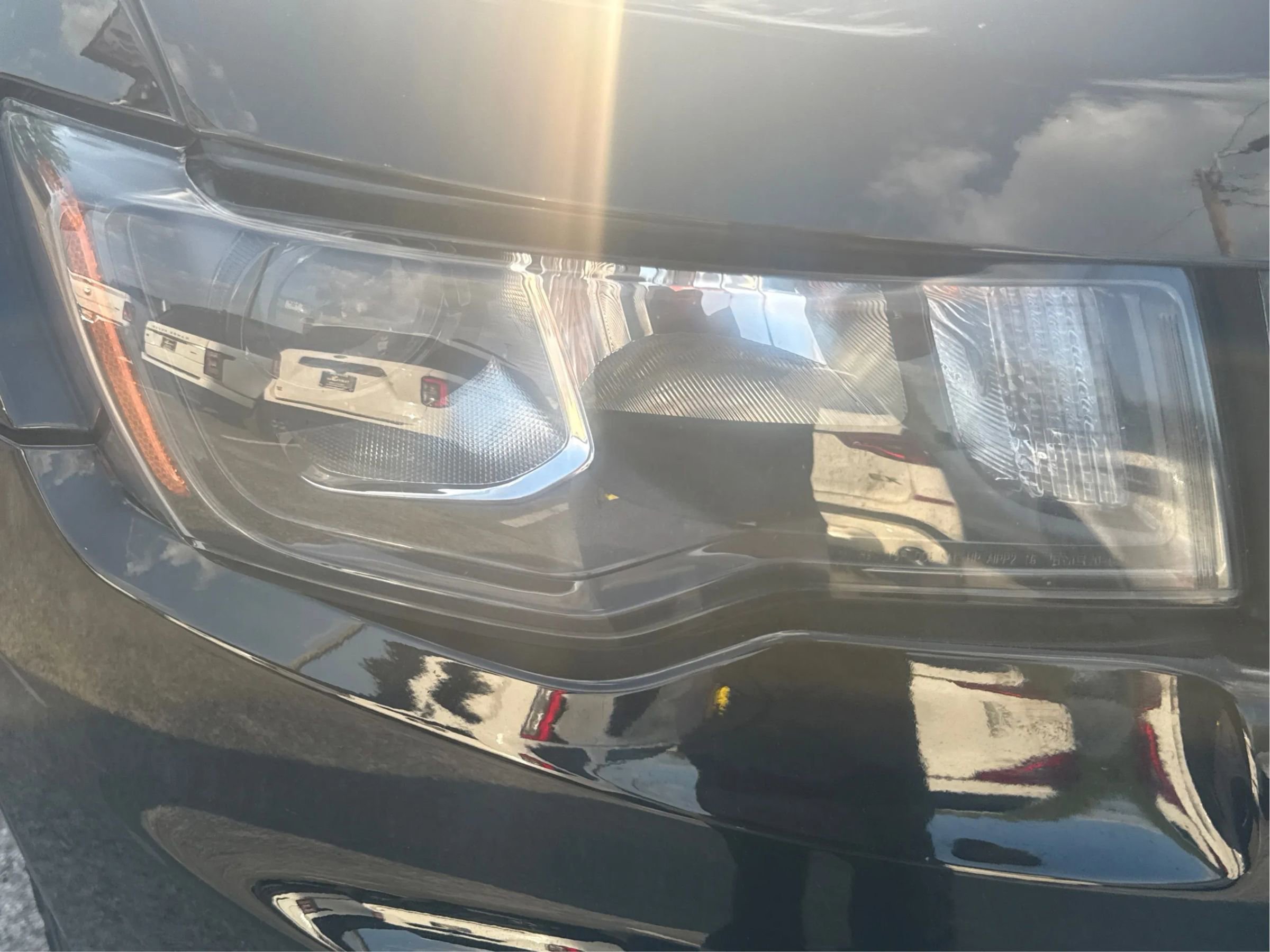 Used 2019 Jeep Grand Cherokee Altitude AWD/4WD image 9