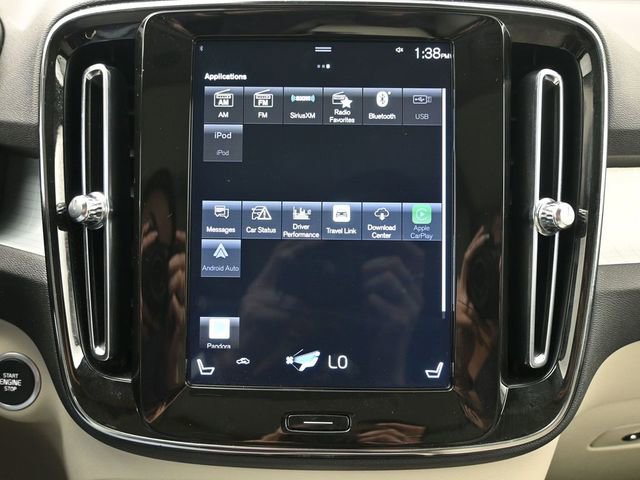 Used 2020 Volvo XC40 T5 Momentum w/ Protection Package Premier image 16