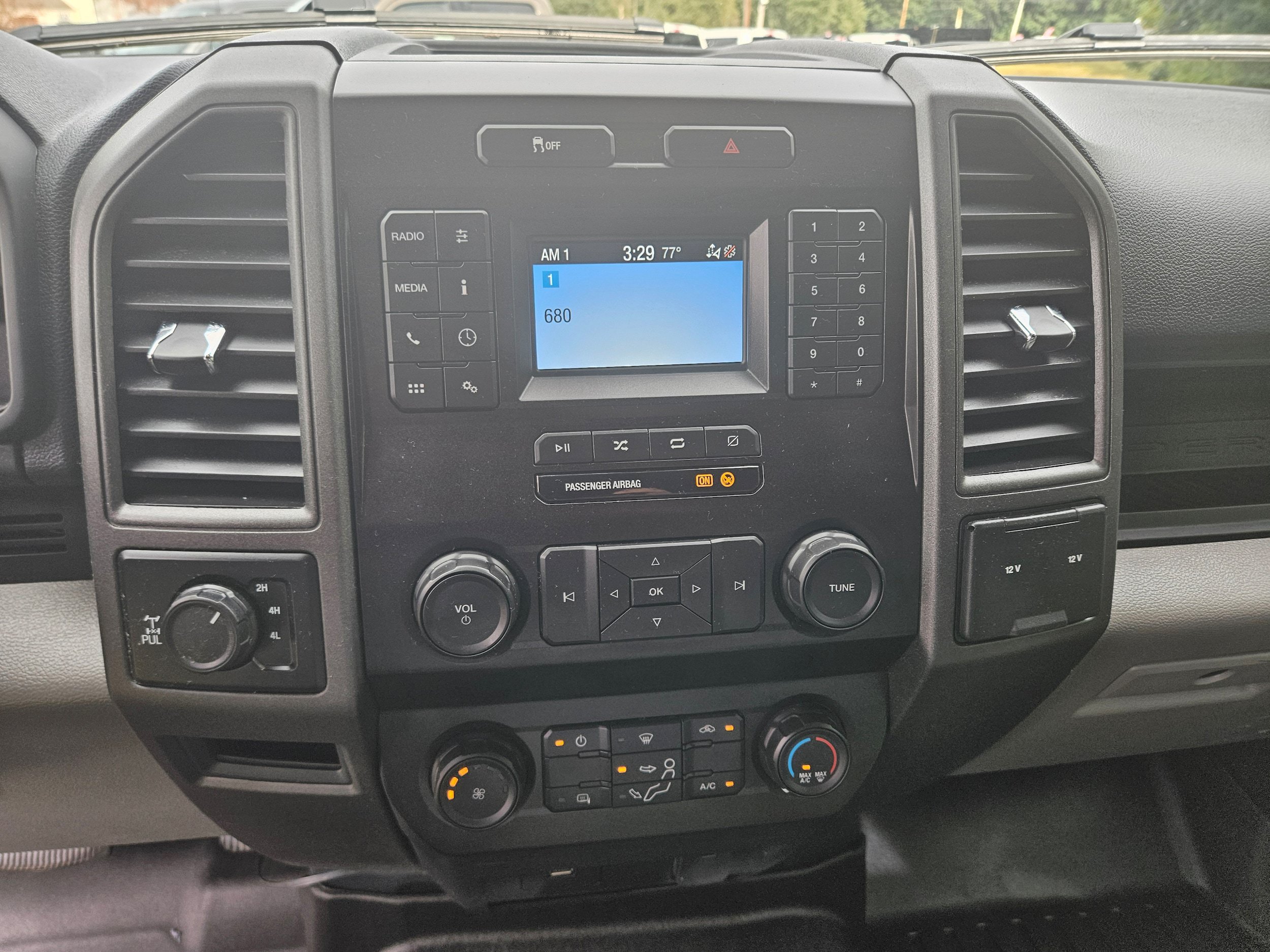 Used 2022 Ford F250 XL w/ STX Appearance Package AWD/4WD image 14
