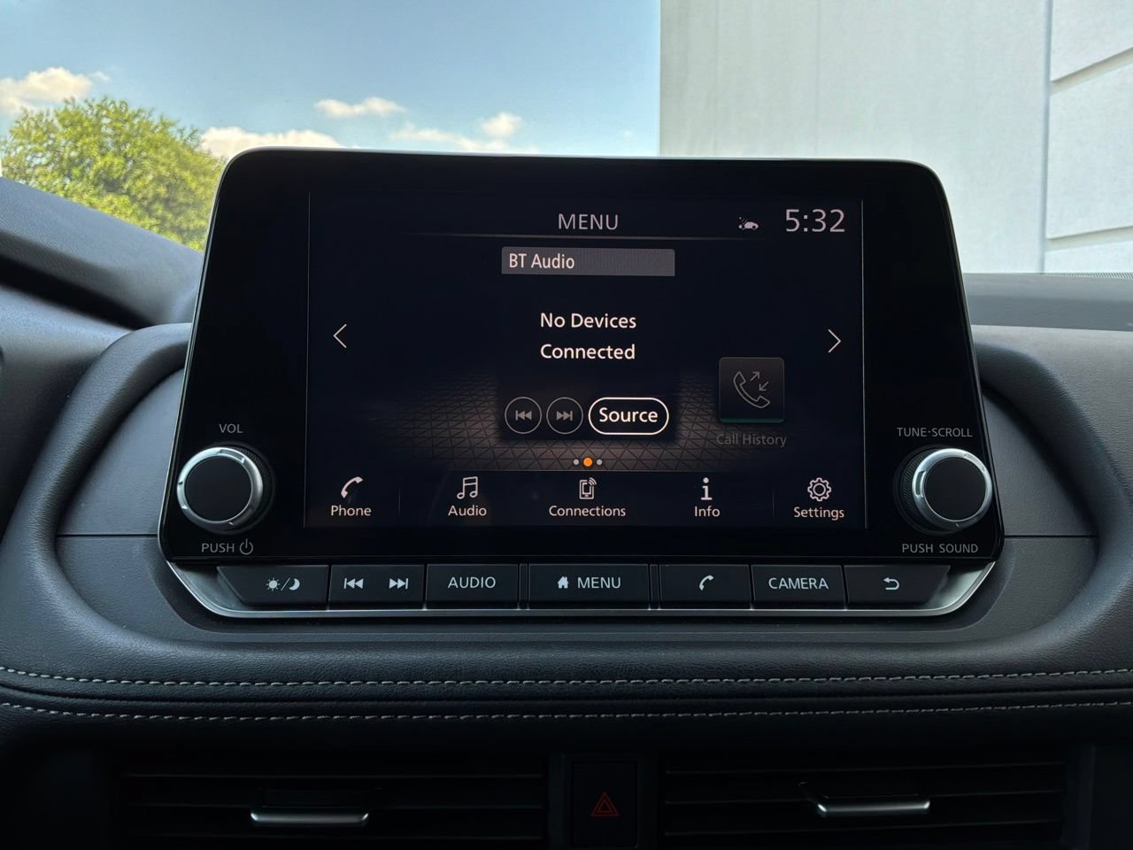 Used 2025 Nissan Rogue SV FWD image 29