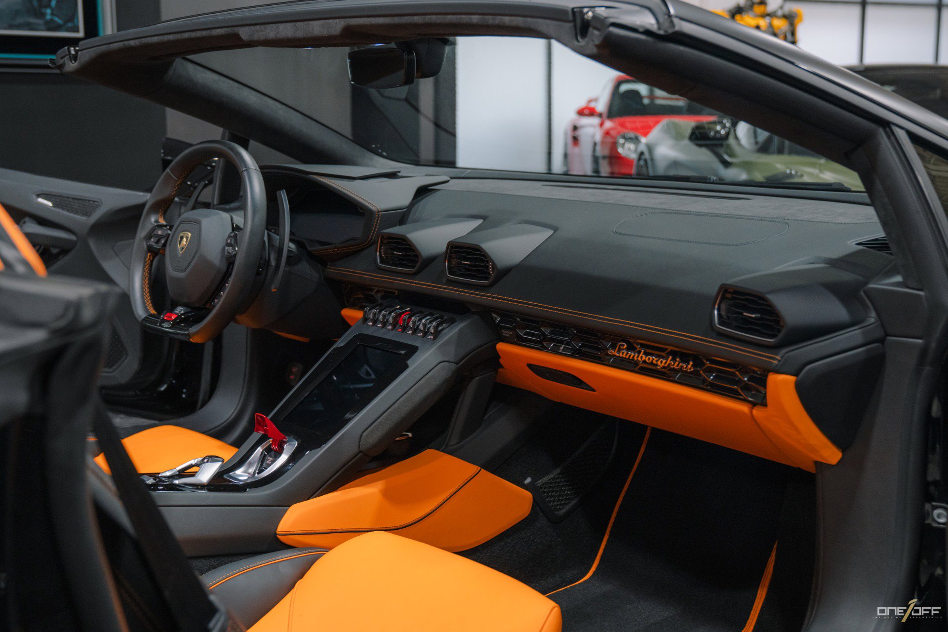 Used 2020 Lamborghini Huracan EVO AWD/4WD image 2