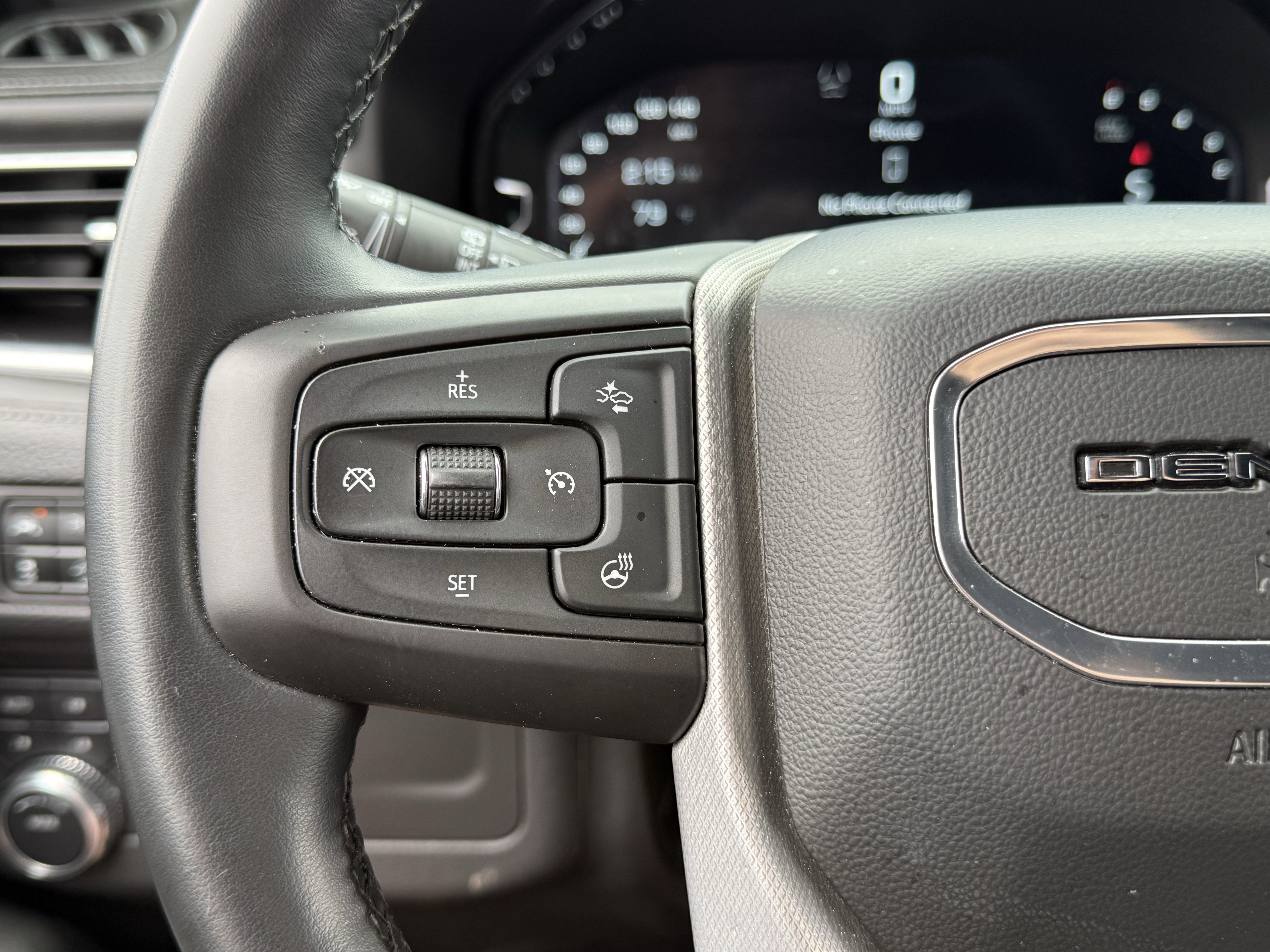 Used 2023 GMC Yukon Denali AWD/4WD image 16