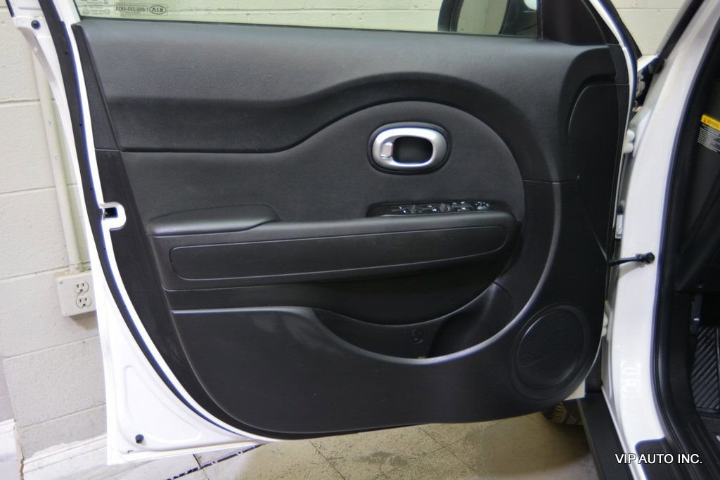 Used 2014 Kia Soul FWD image 7