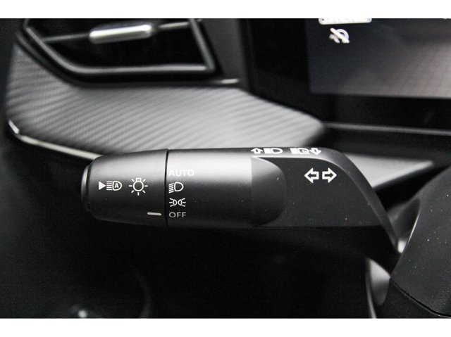 New 2027 Nissan Kicks SR w/ SR Premium Package FWD image 15