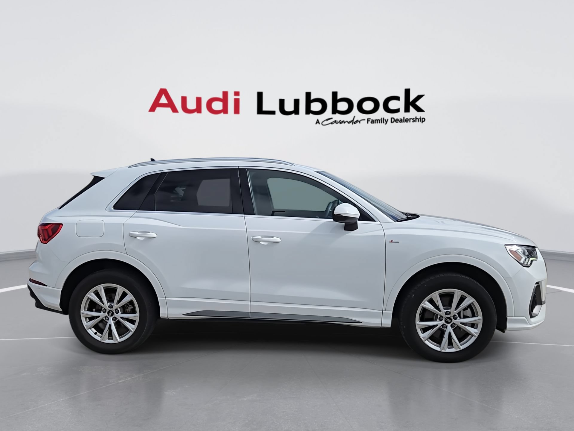 Certified 2025 Audi Q3 2.0T Premium AWD/4WD image 9