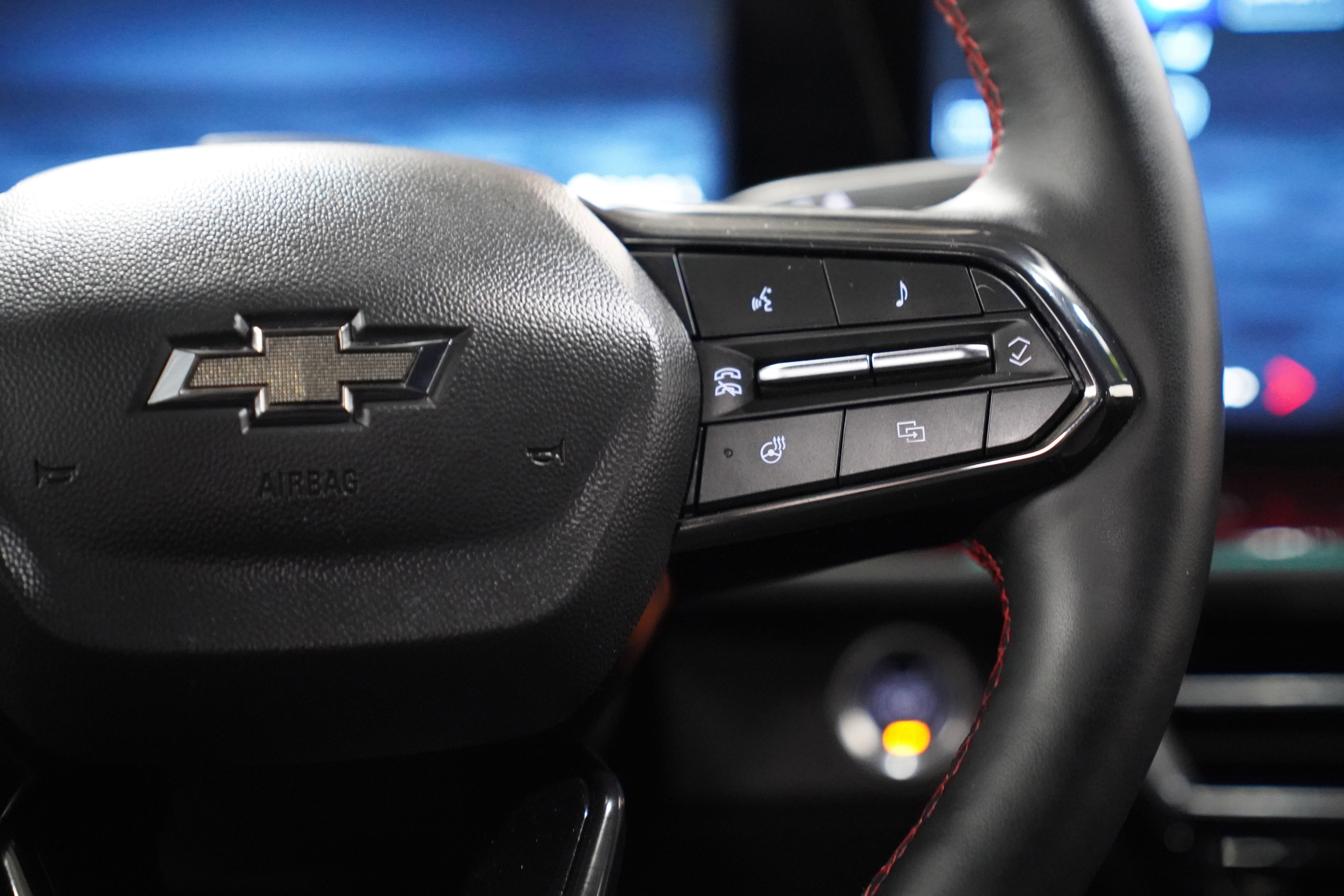 Used 2025 Chevrolet Traverse RS image 20