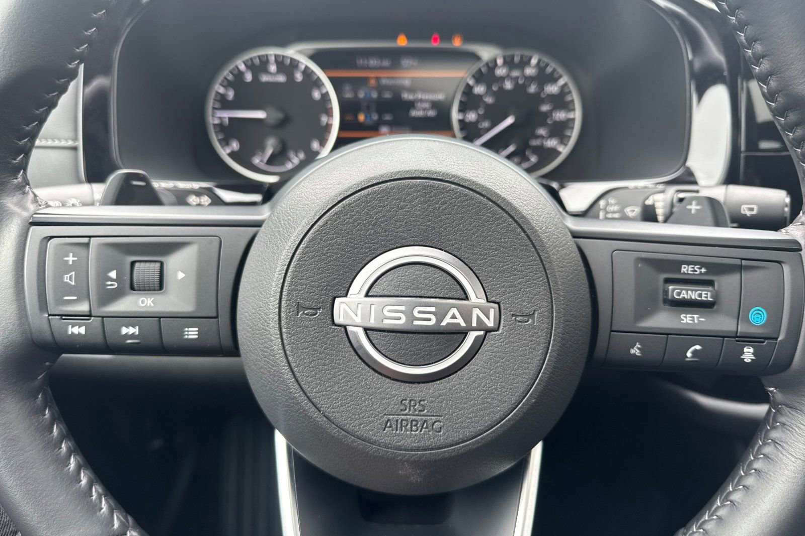 Used 2024 Nissan Pathfinder SV w/ SV Premium Package FWD image 26