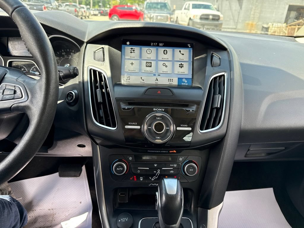 Used 2018 Ford Focus Titanium FWD image 7