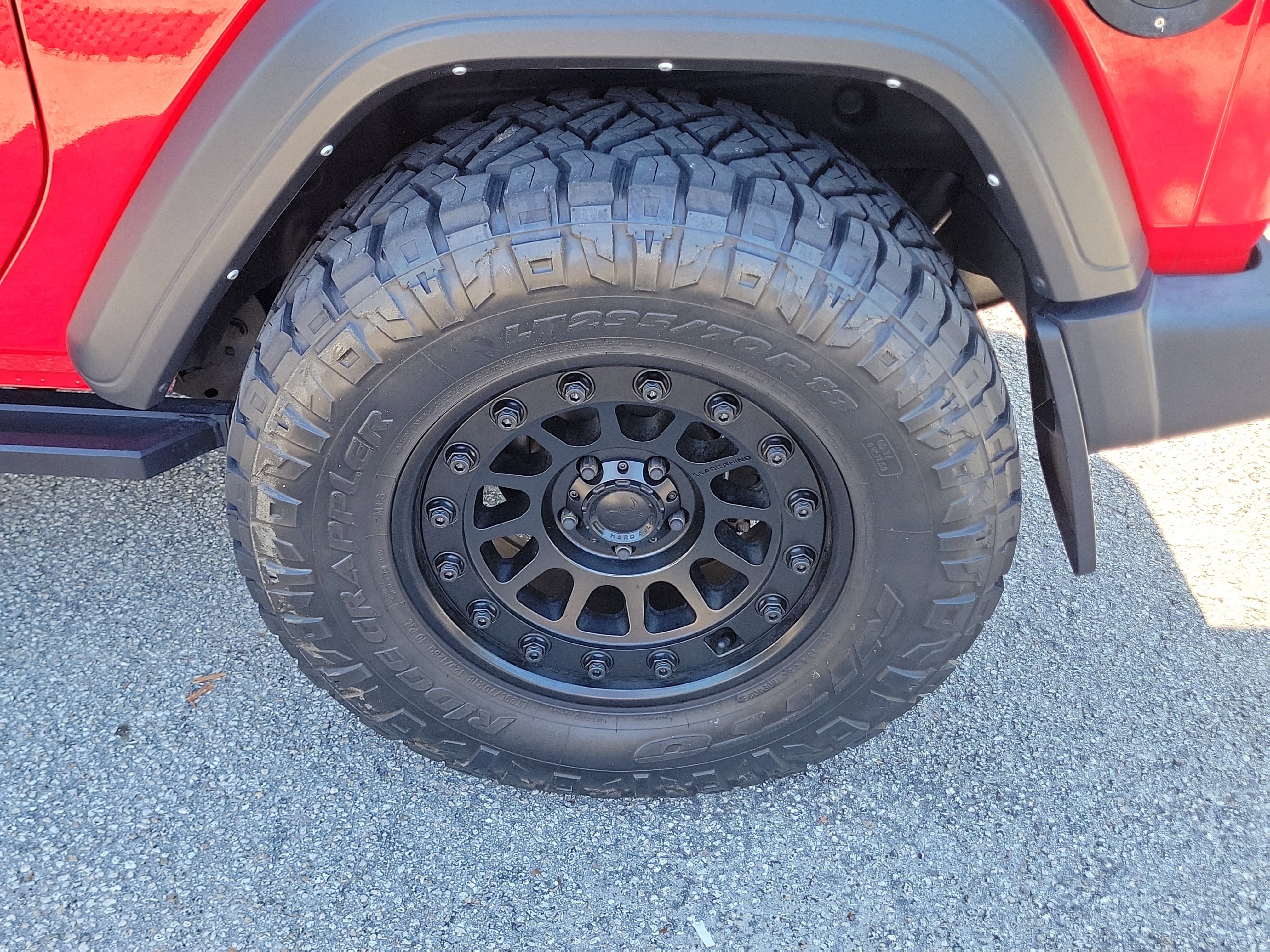 Used 2022 Jeep Wrangler Sport AWD/4WD image 32