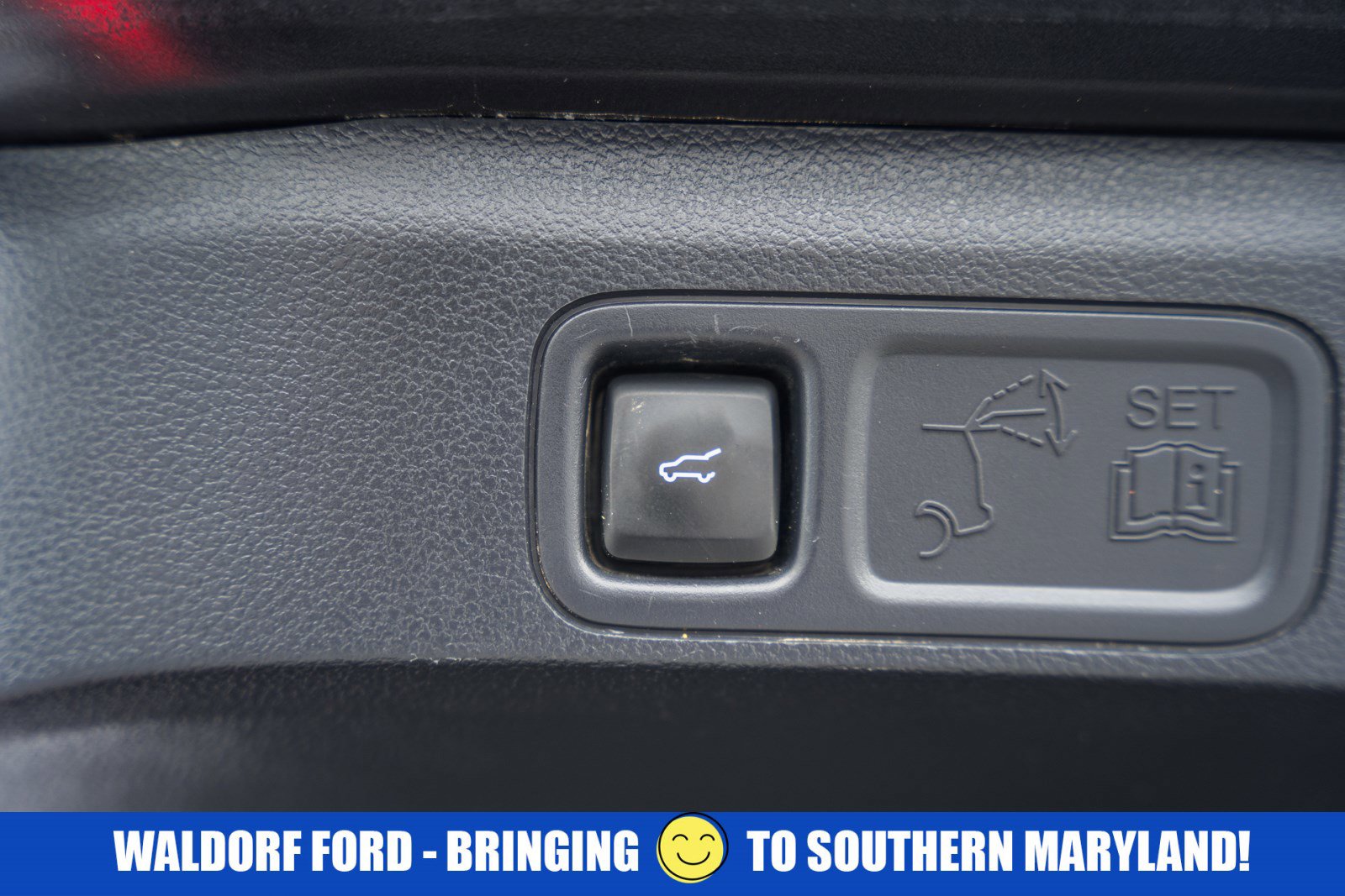 Used 2024 Ford Expedition Limited image 11