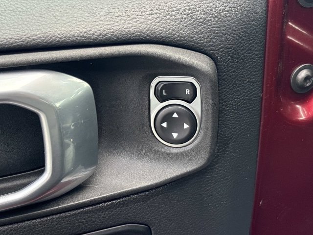 Used 2021 Jeep Wrangler Unlimited Sahara AWD/4WD image 24